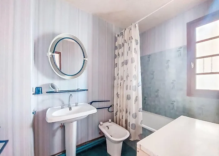 Les Cypres-2 By Interhome Daire *