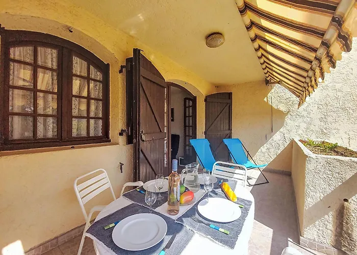 Les Cypres-2 By Interhome Daire Bandol